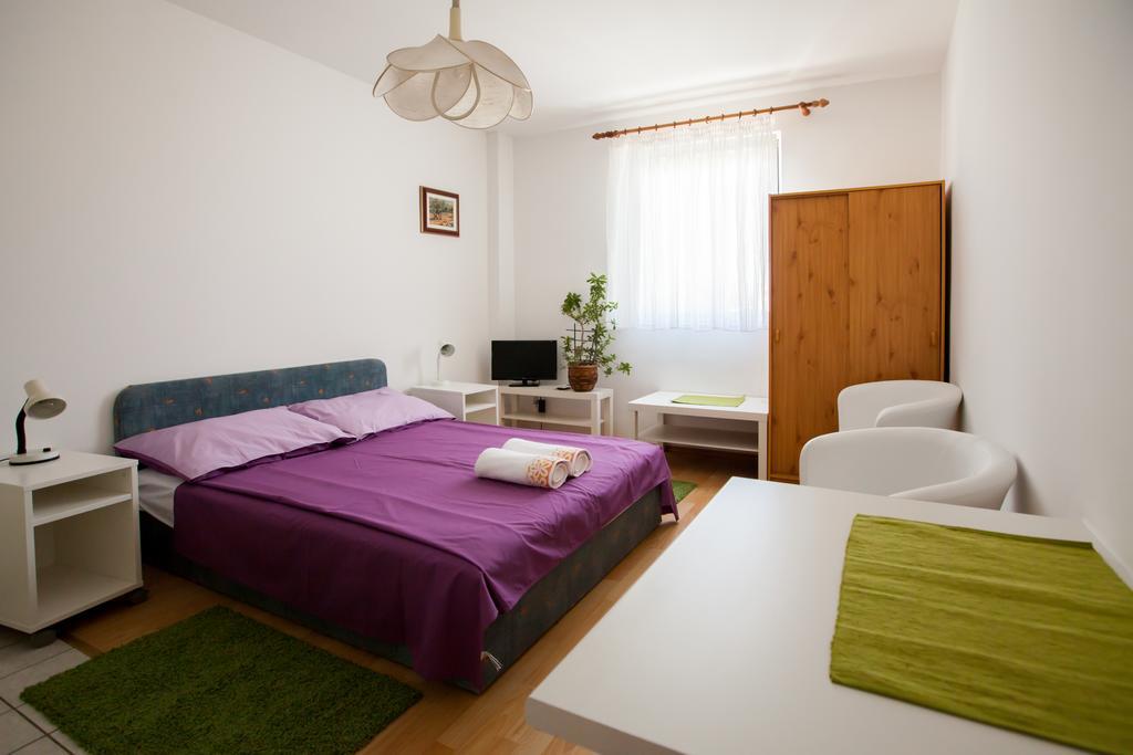 Friendly People'S Guest House ซาดาร์ ภายนอก รูปภาพ