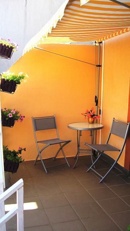 Friendly People'S Guest House ซาดาร์ ภายนอก รูปภาพ