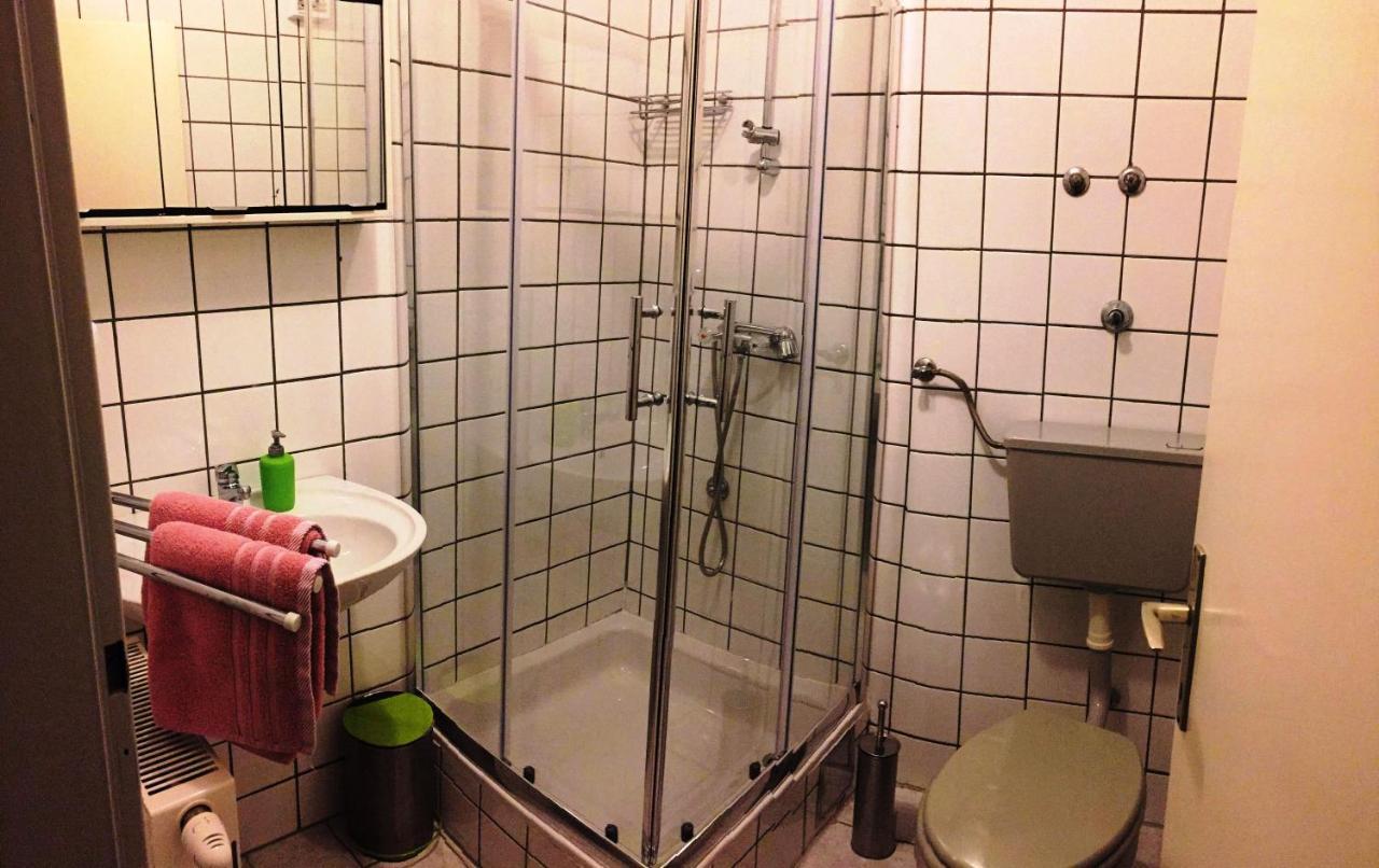 Friendly People'S Guest House ซาดาร์ ภายนอก รูปภาพ